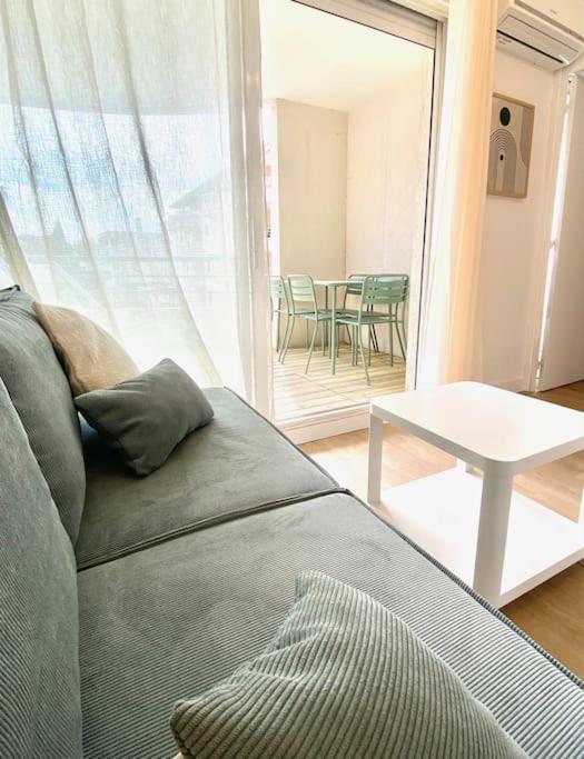 Superbe *port Frejus*piscine*lumineux* 5 Personnes Appartamento *